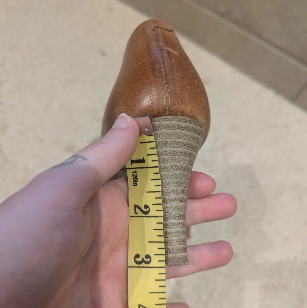 Lasocki Genuine Leather Light Brown Caramel Classic Low Heels SZ 38 (8 US) - Picture 3 of 14